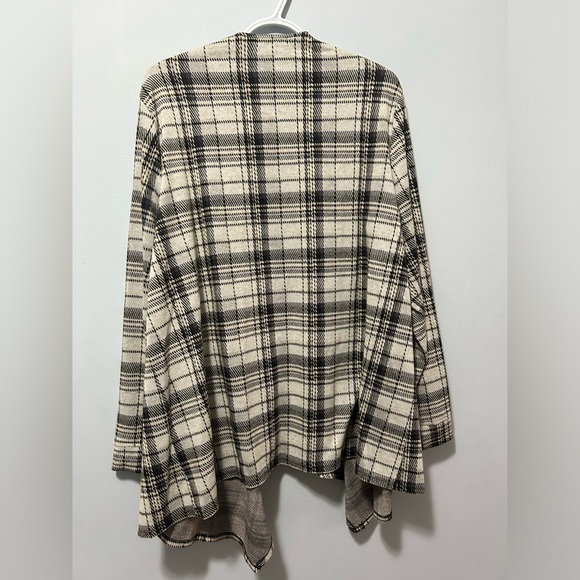 Torrid Plus Size Black and Ivory Drape Cardigan Jacket - Picture 3 of 13